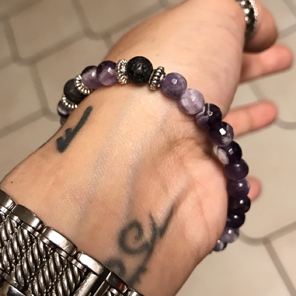 Genuine amethyst celtic triquetra bead bracelet - Picture 6 of 8